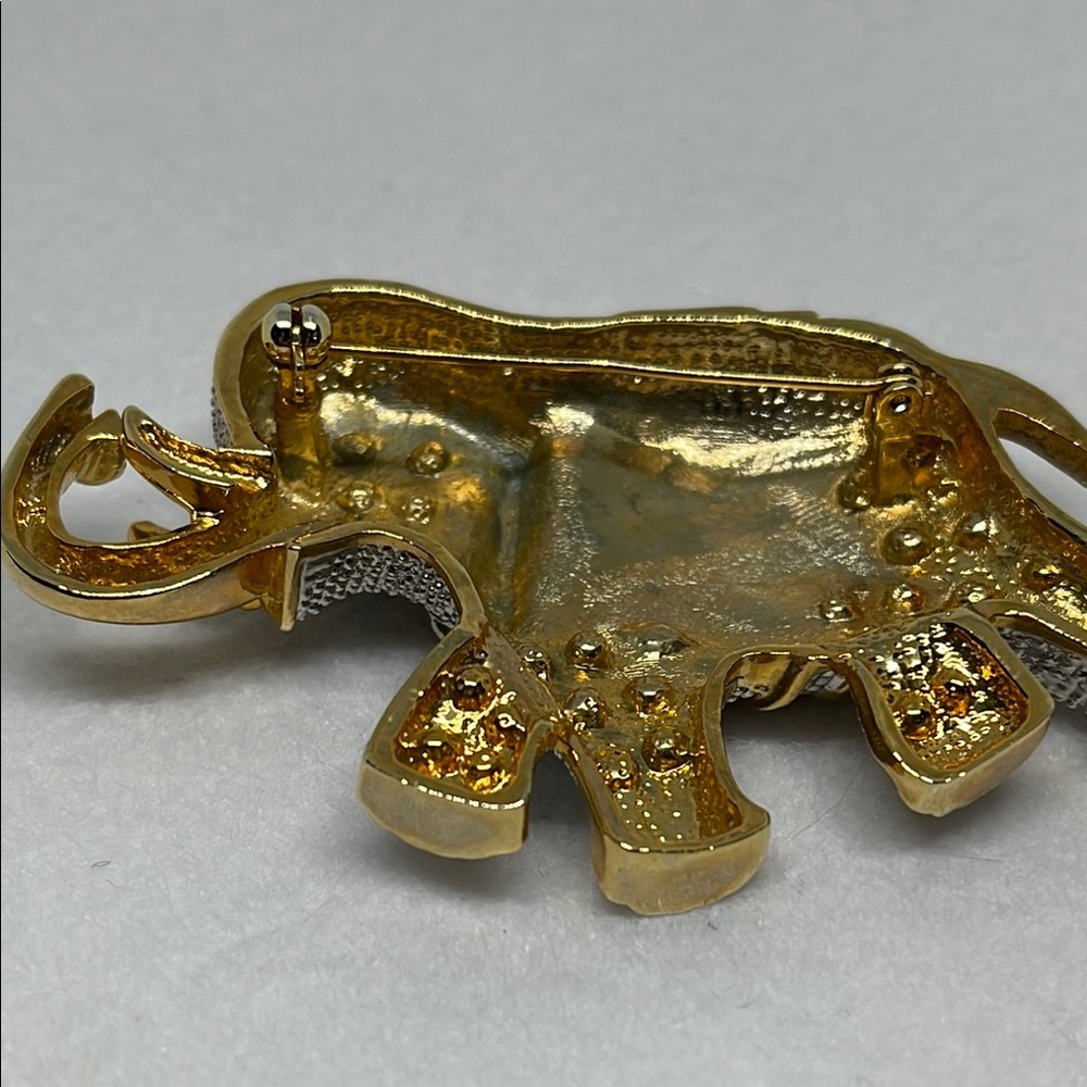 Exceptional Gold and Silver tone vintage large Elephant Brooch pin - Picture 7 of 13